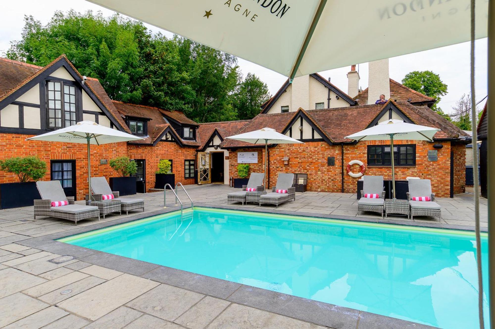 The Inn On The Green Cookham Dean Экстерьер фото