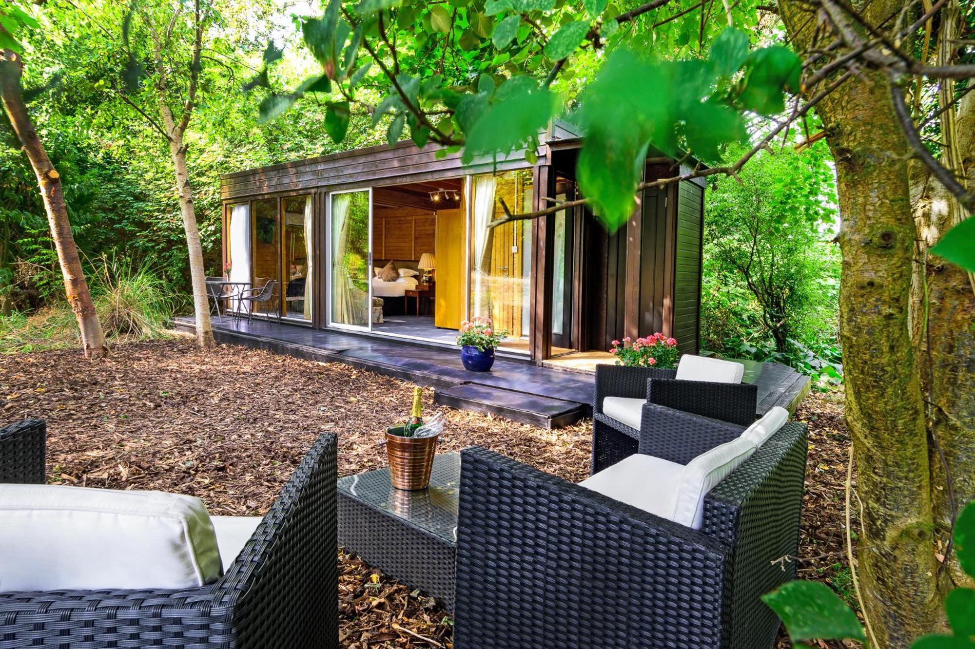 The Inn On The Green Cookham Dean Экстерьер фото